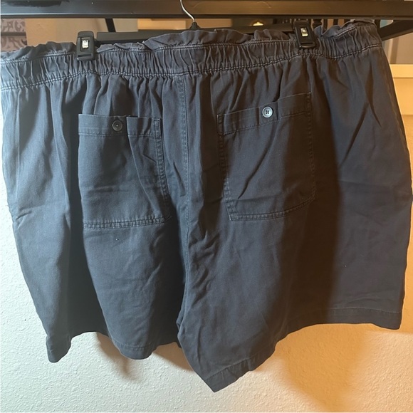 Old Navy High-Waisted Chino Shorts - Picture 5 of 9
